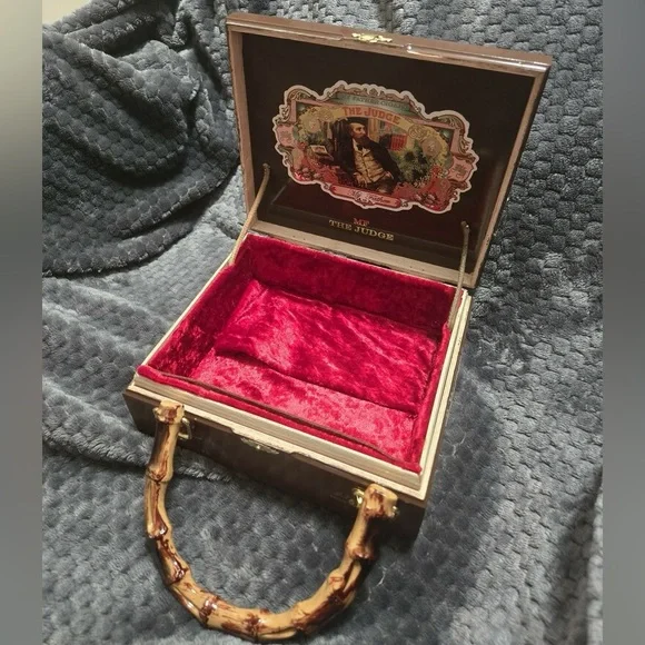 Cigar box purse handmade with bamboo handle - Picture 3 of 8